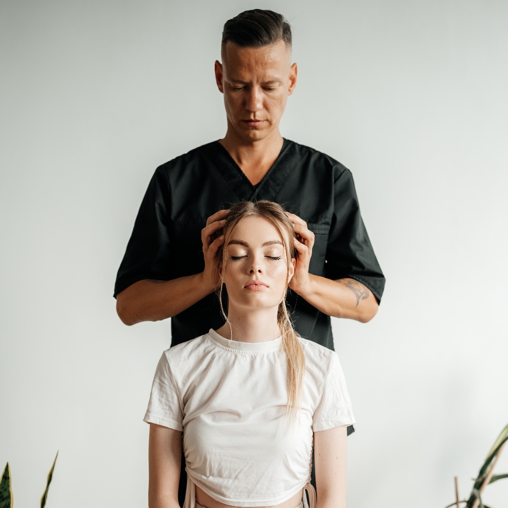 Тайский массаж головы