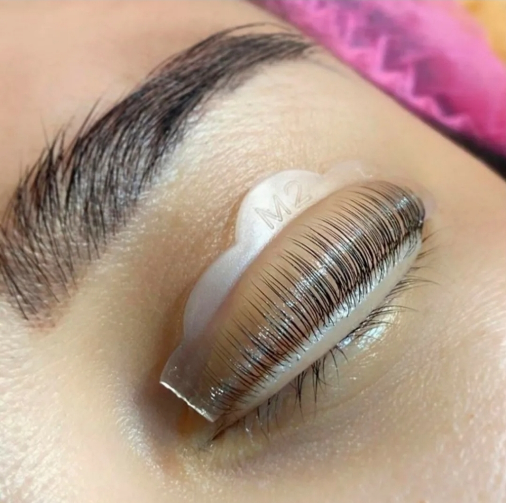 Как ресницы ламинируют фото Стрейчинг ресниц 1 800 RUB, VIP LASHES Смоленск - онлайн жазу - Dikidi