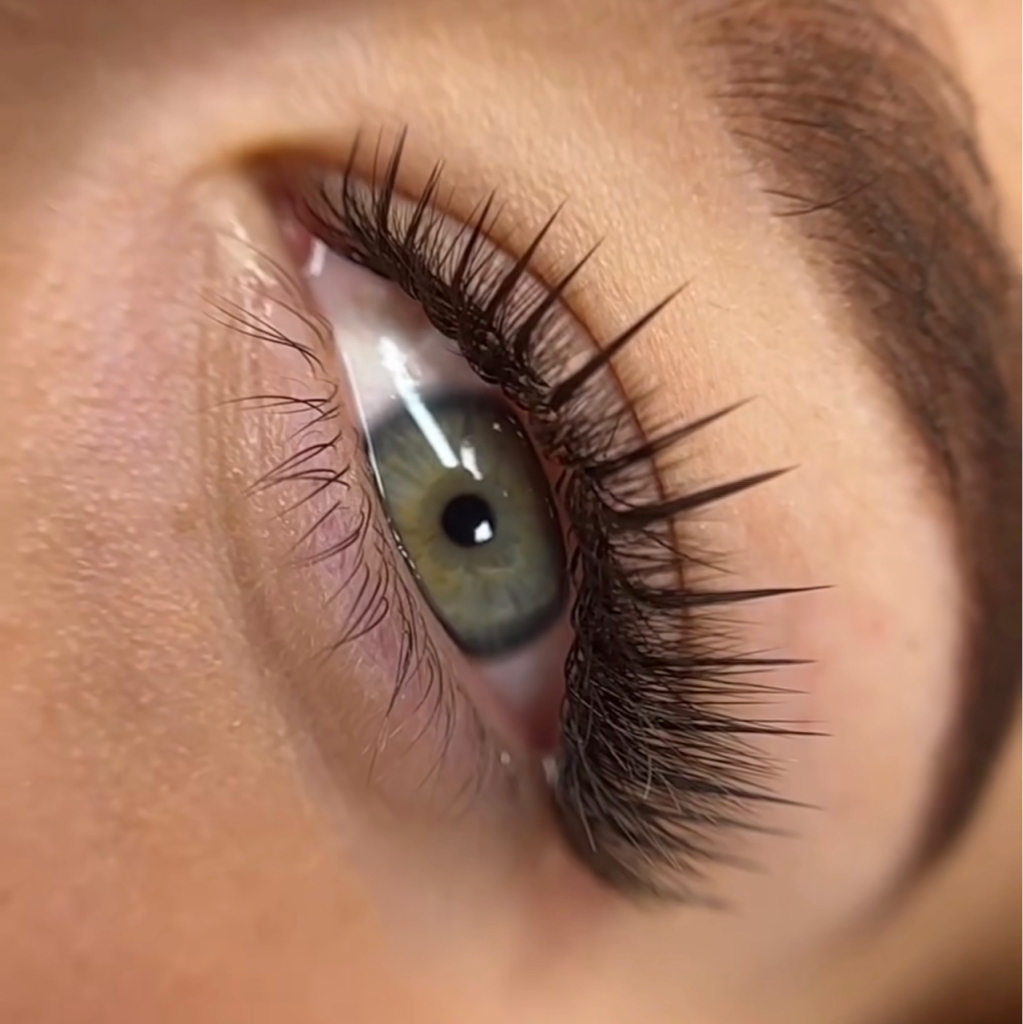 •Коррекция наращенных ресниц -200₽ от полной стоимости•