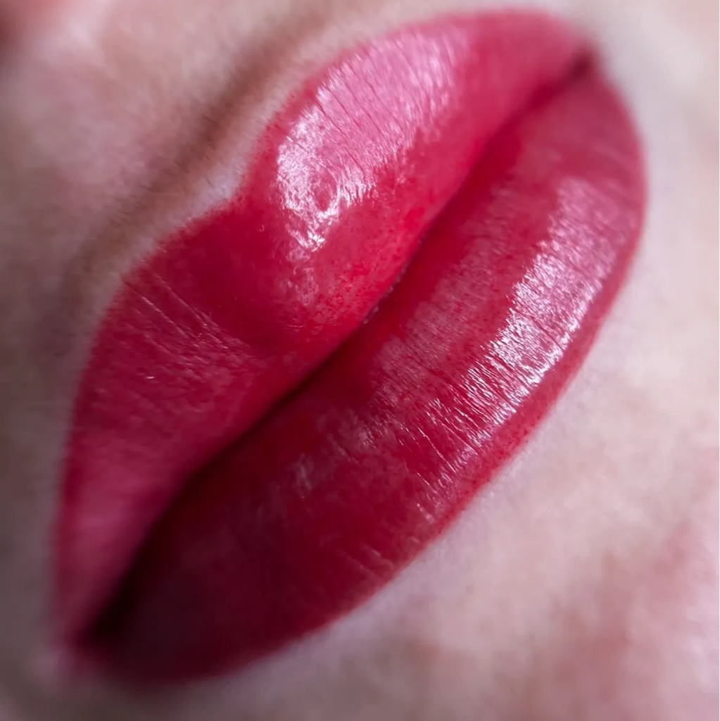 Перманентный макияж губ