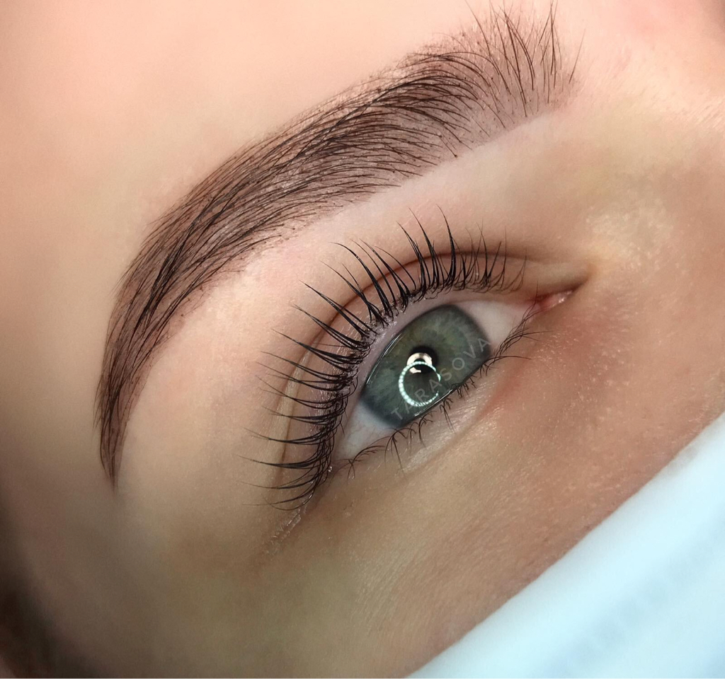 Комплекс: Botox Lashes + моделирование бровей