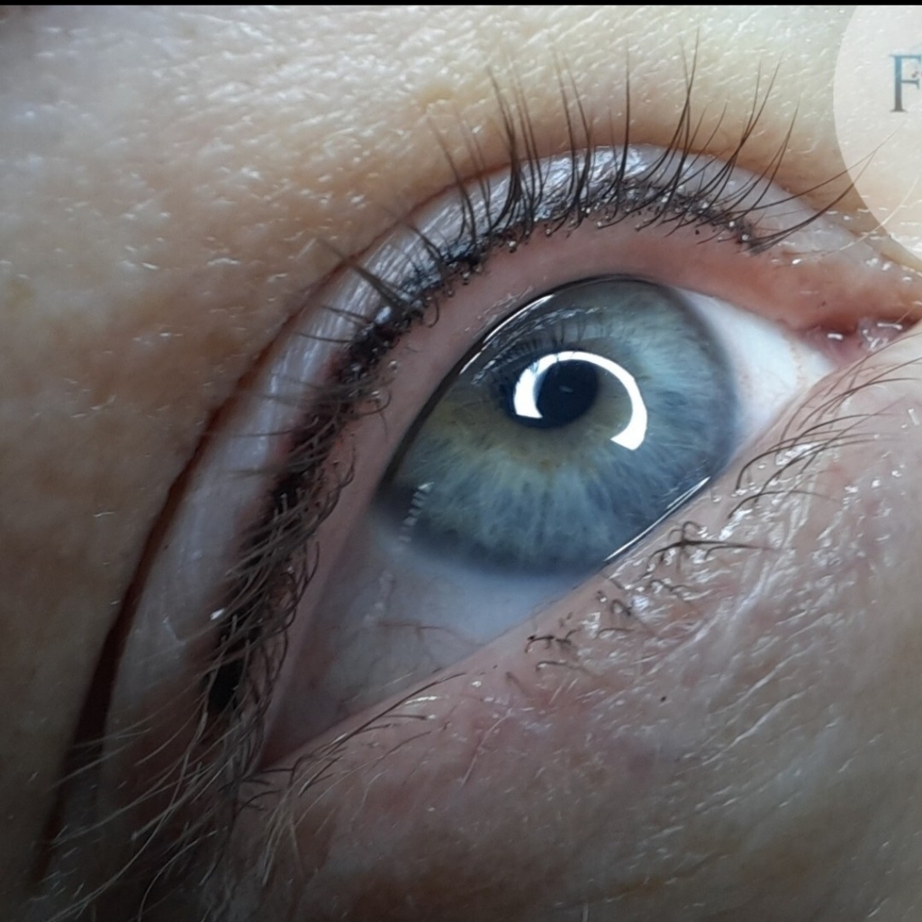 Перманентный макияж межресничного пространства