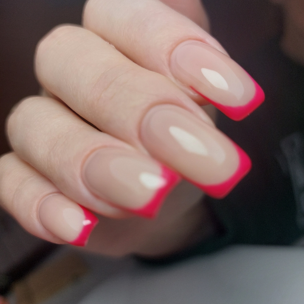 Маникюр с покрытием френч/втирка с укреплением