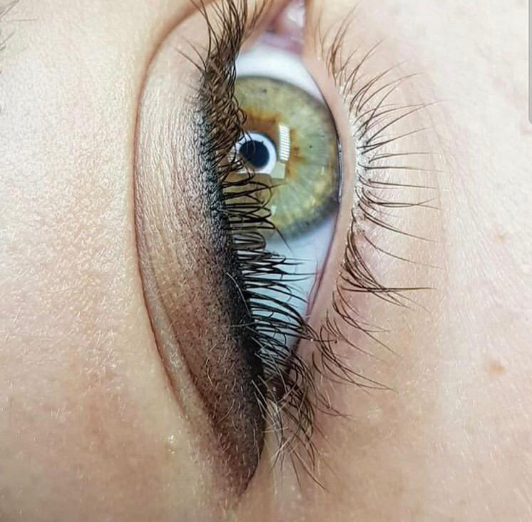 Коррекция перманентного макияжа нижнего межресничного пространства