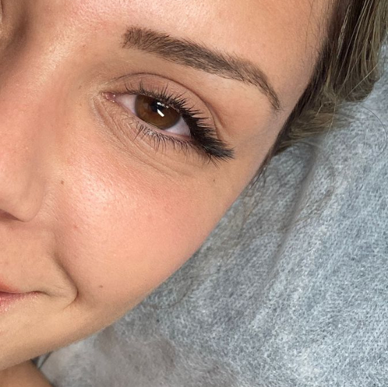 Extensiones a la mitad del ojo (volumen incompleto)