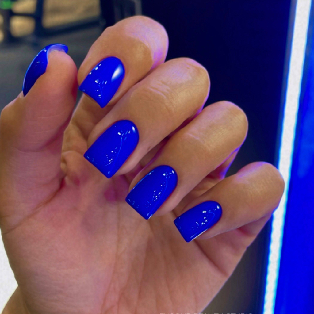 Маникюр с покрытием гель-лак