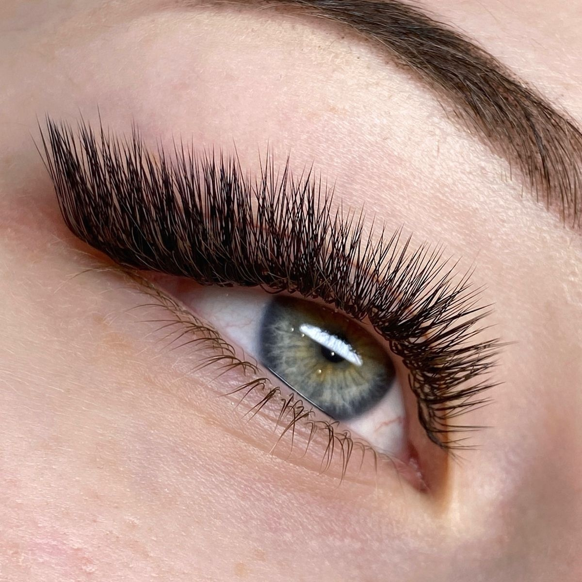 Наращивание ресниц 3D