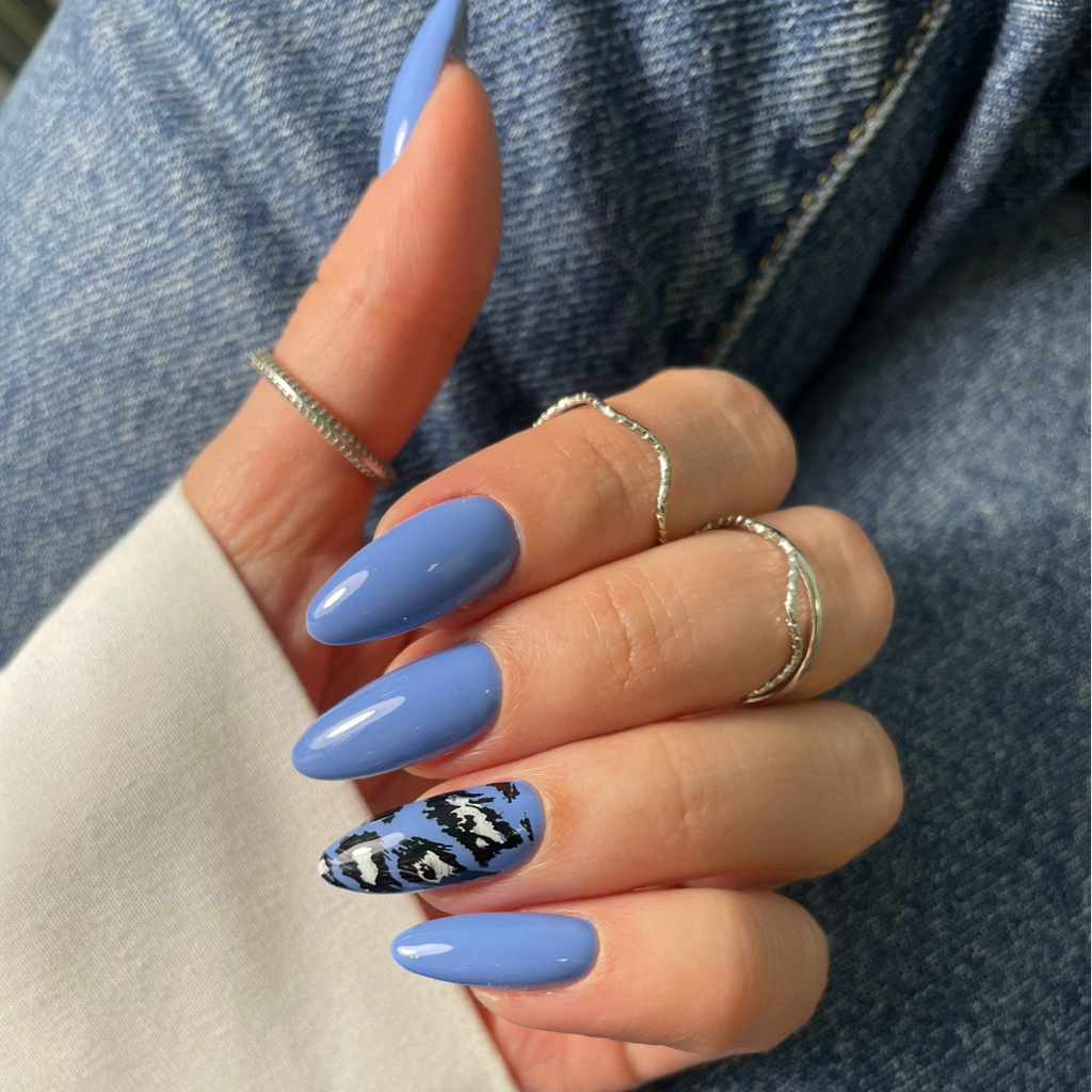 Маникюр с покрытием однотонный(без снятия)