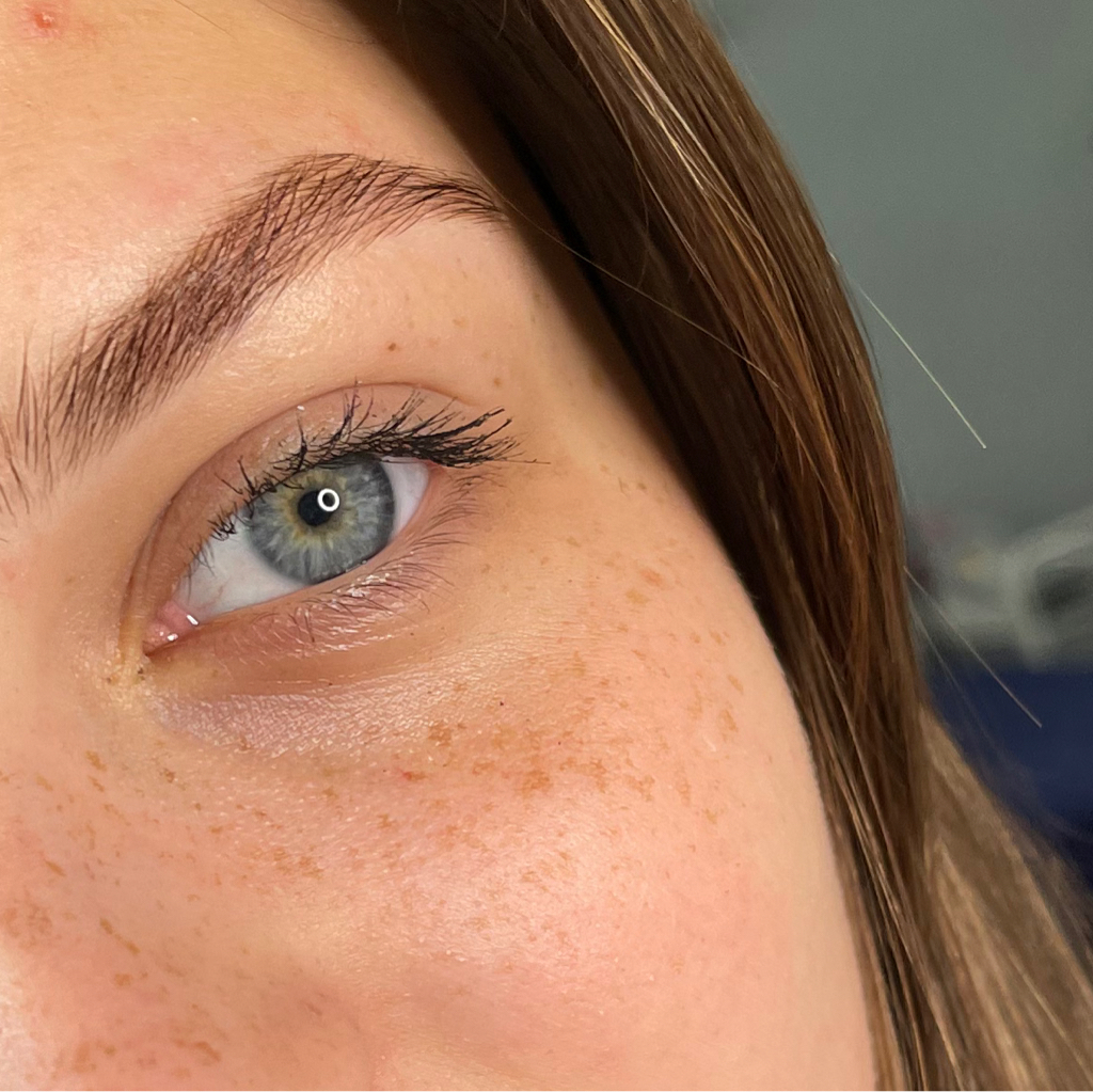 Aclaración de cejas “Cejas naturales”