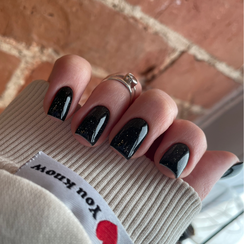 Маникюр с покрытием Simple