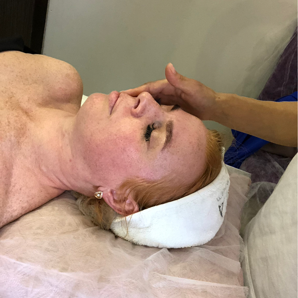 Массаж лица классический