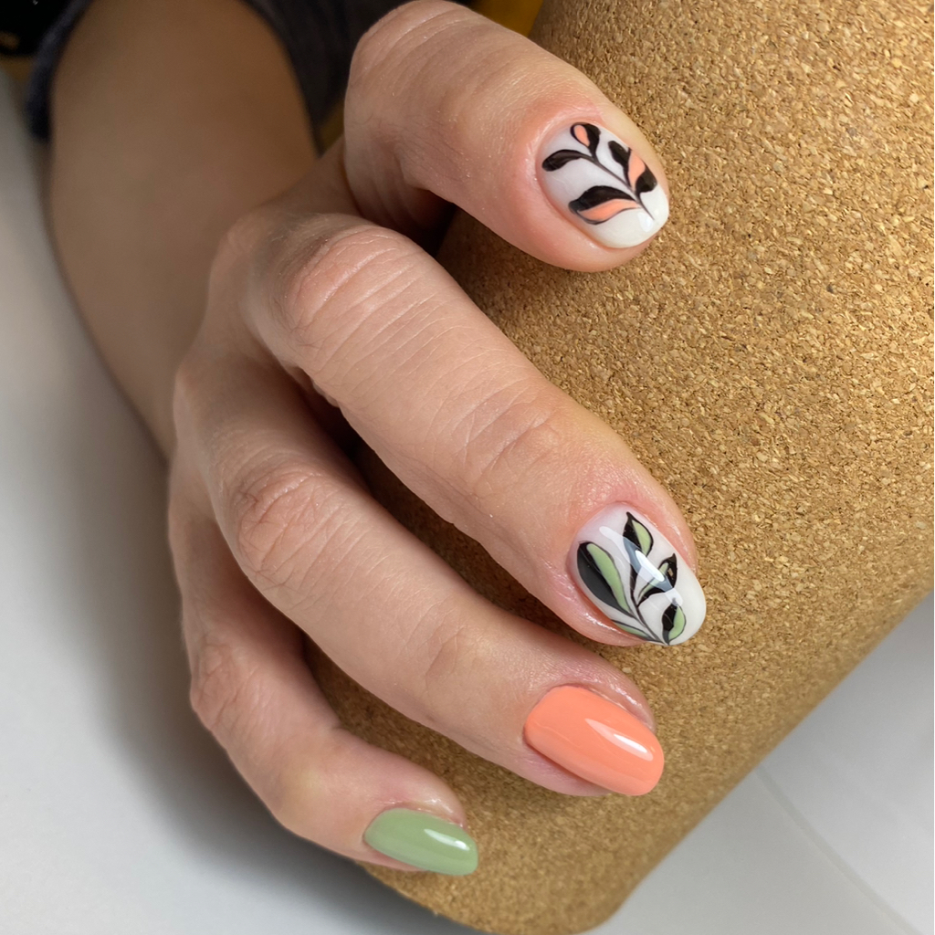 Манікюр з покриттям