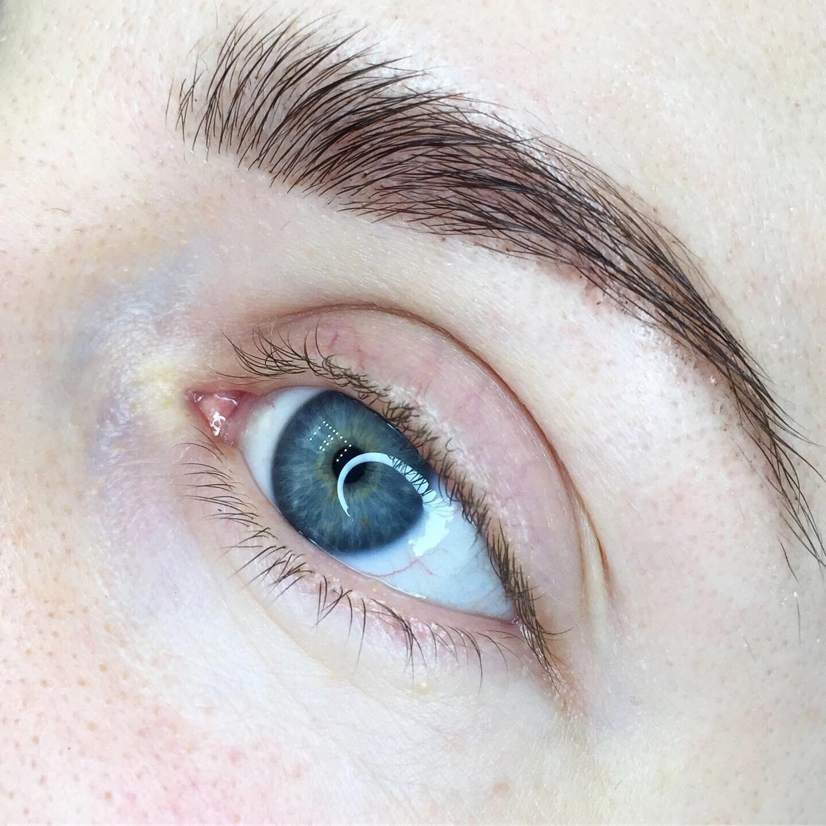 Оформление и окрашивание бровей