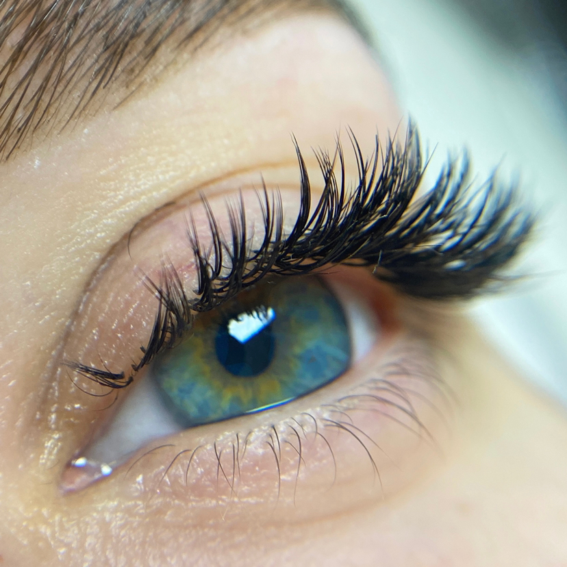 Наращивание ресниц 2,5D