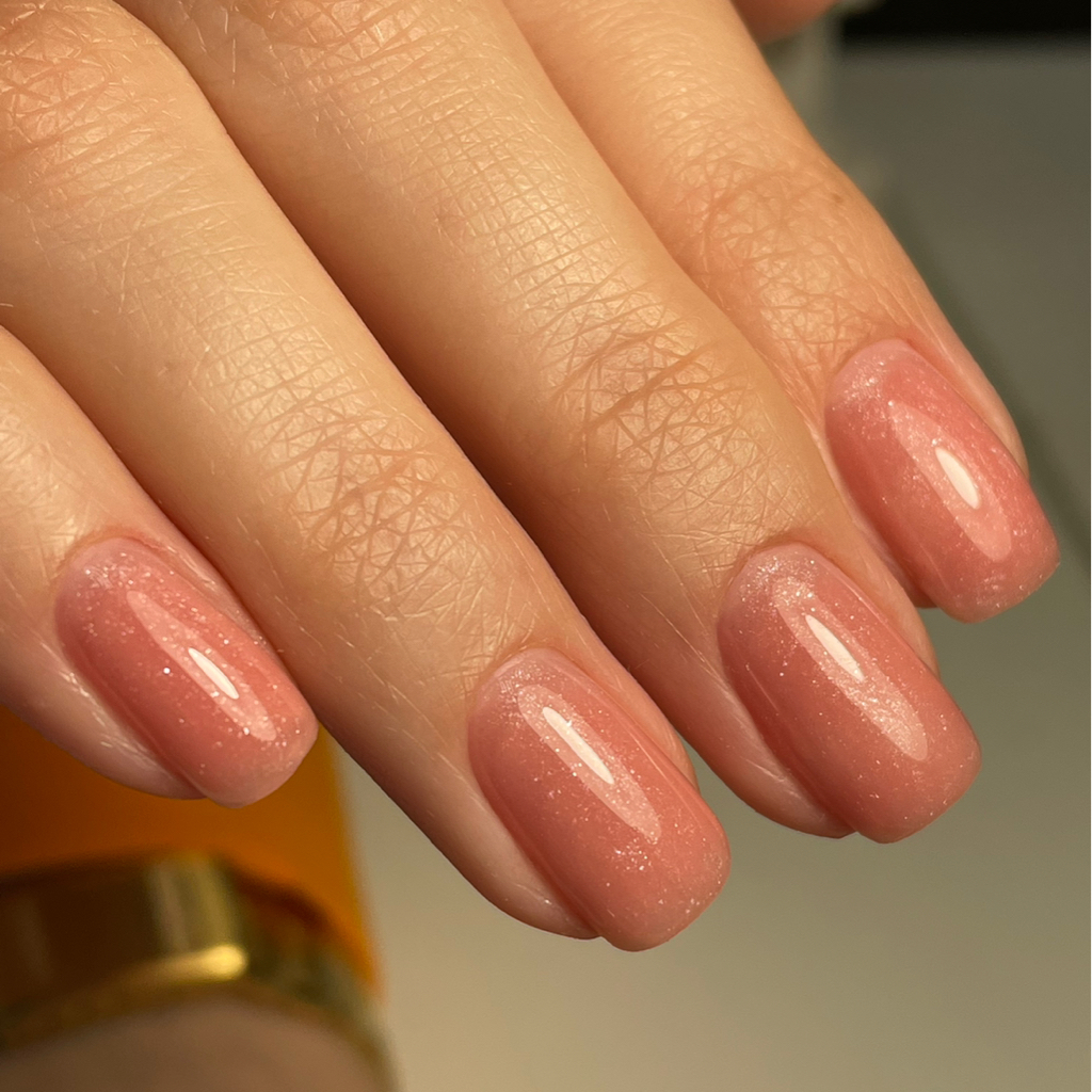 Маникюр с покрытием гель-лак