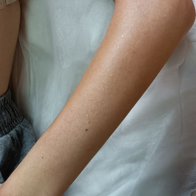 Руки (до локтя) депиляция кисти +пальчики входят в стоимость