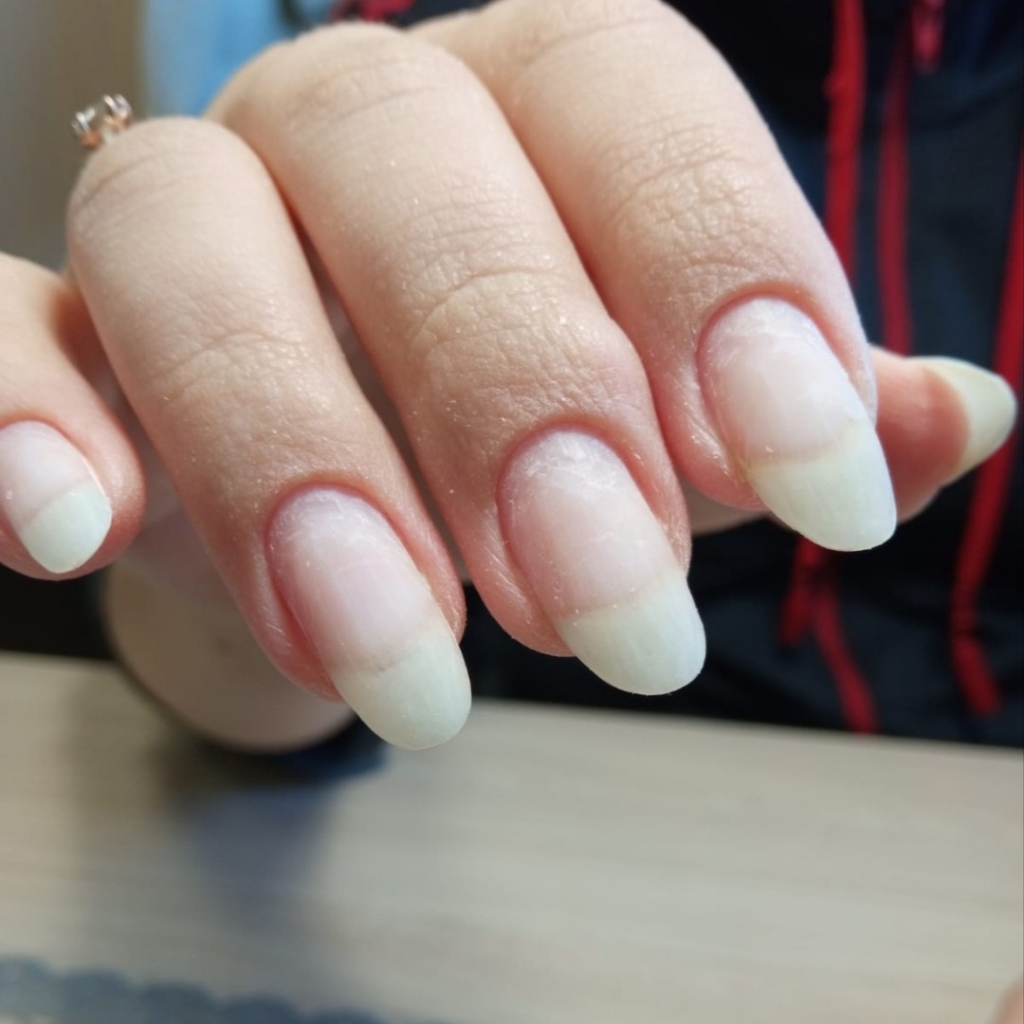 Аппаратный маникюр без покрытия