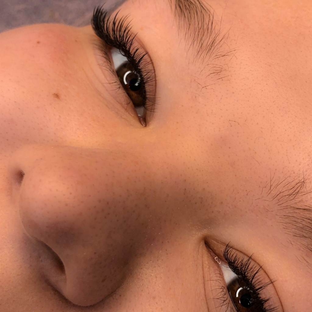 Наращивание ресниц 2Д