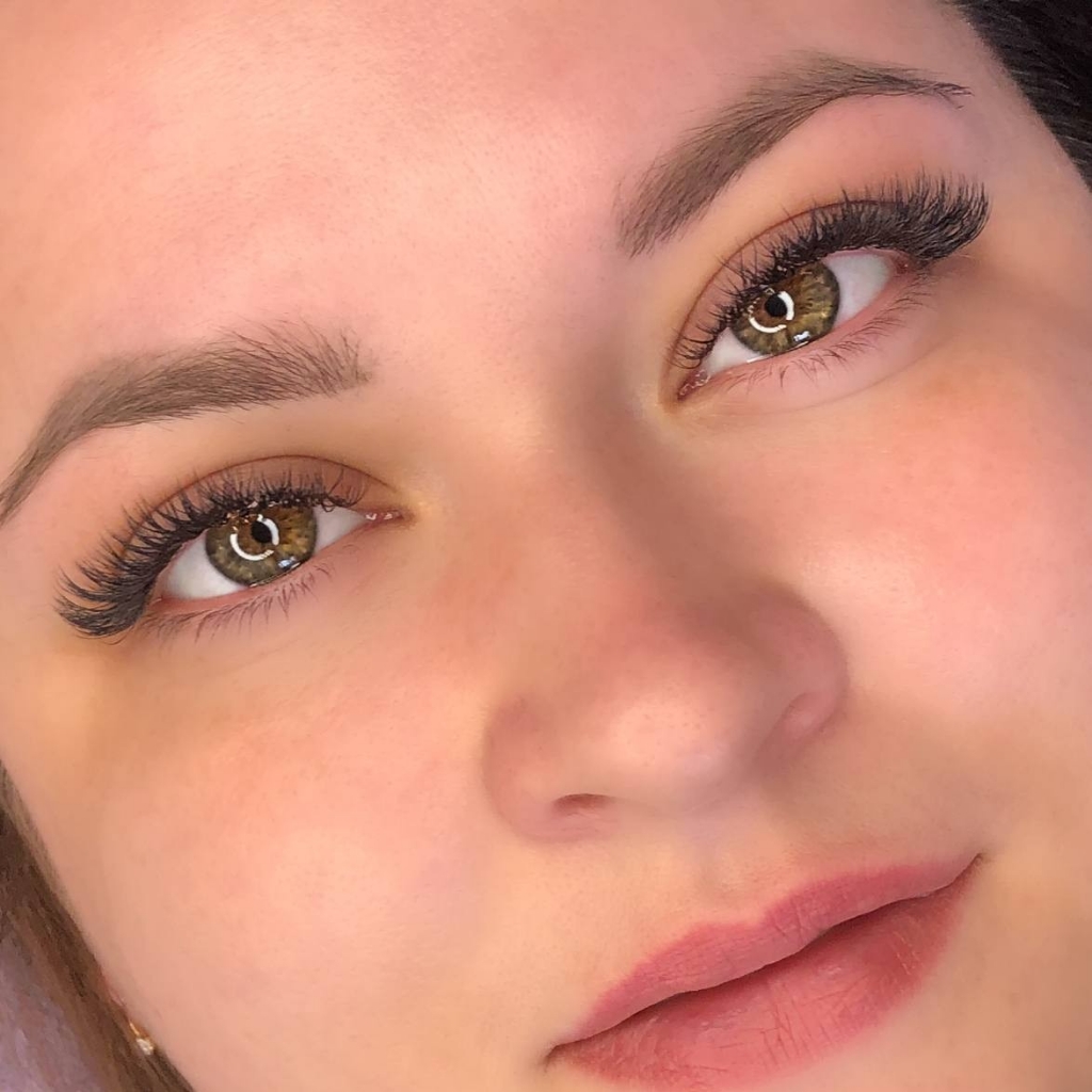 Наращивание ресниц 3Д