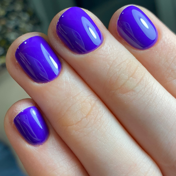 Манікюр з покриттям/padangtas manikiūras