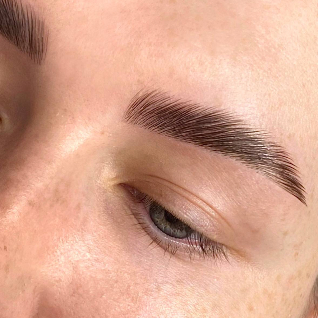 Долговременная укладка бровей + коррекция