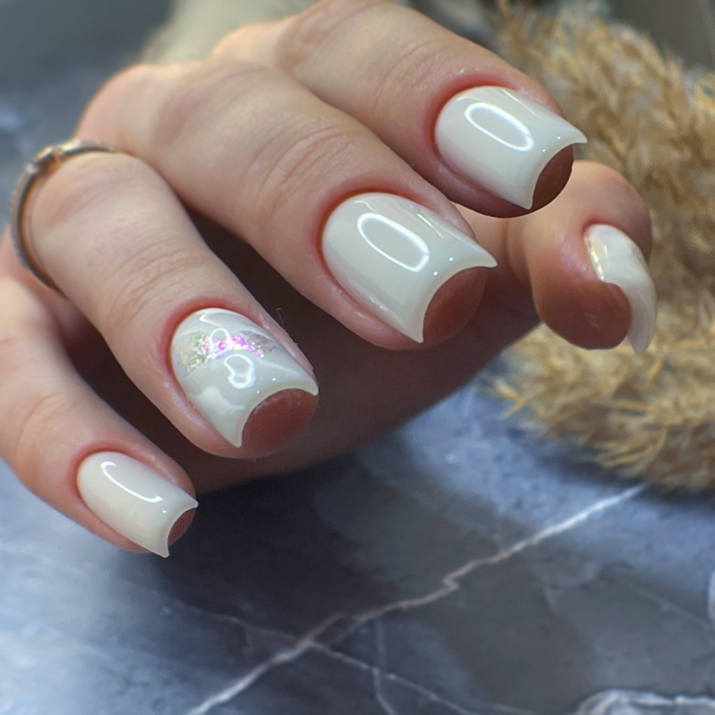 Наращивание ногтей без покрытия