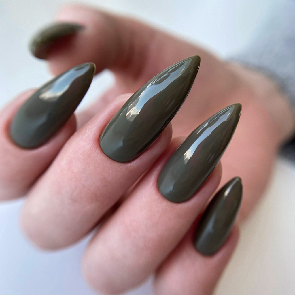 Наращивание ногтей (любой длинны) с однотонным покрытием