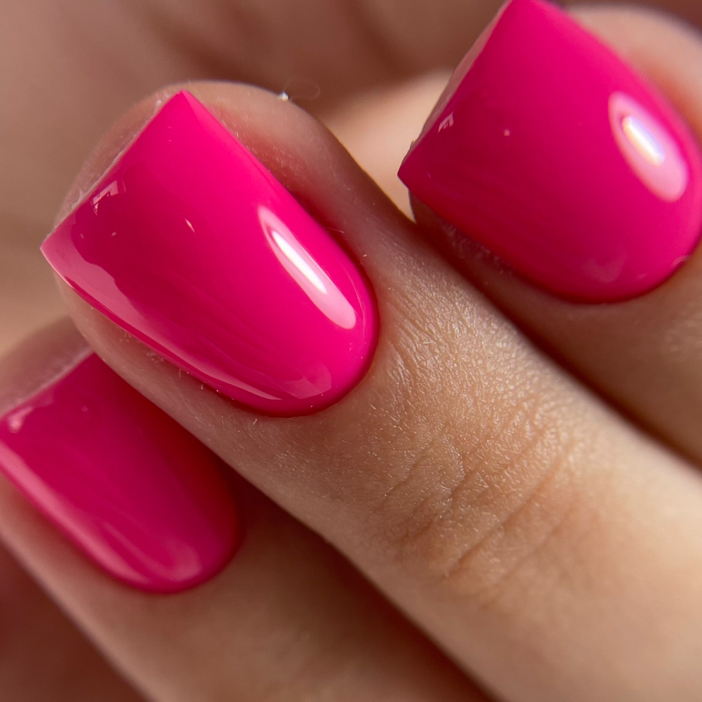 Маникюр +гель лак(без укрепления) однотонные.