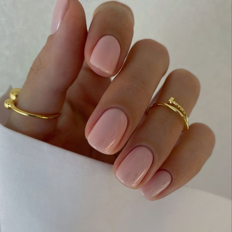 Комбинированный маникюр с покрытием гель-лак