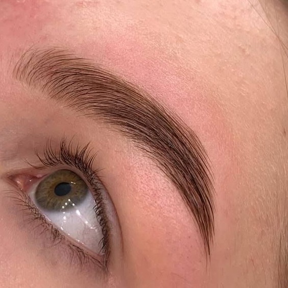 Длоговременная укладка бровей