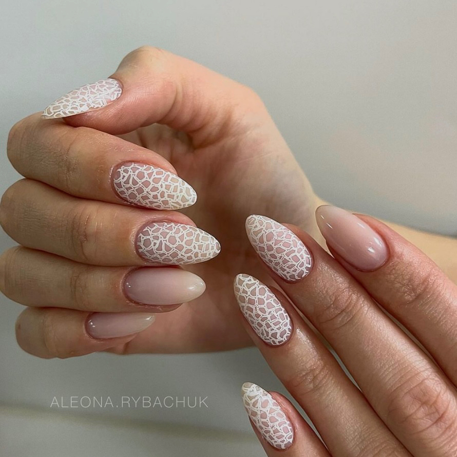 Наращивание гелем