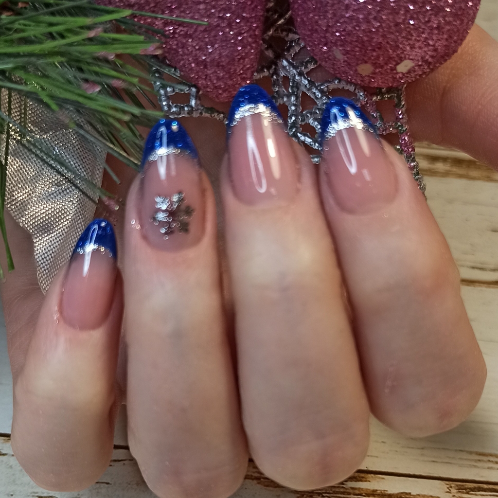 маникюр с покрытием гель лак(френч)