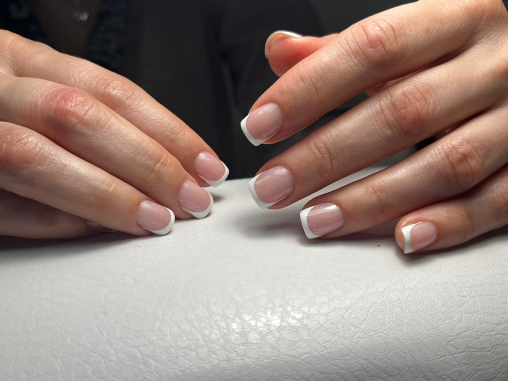 маникюр с покрытием "френч"/ втирка