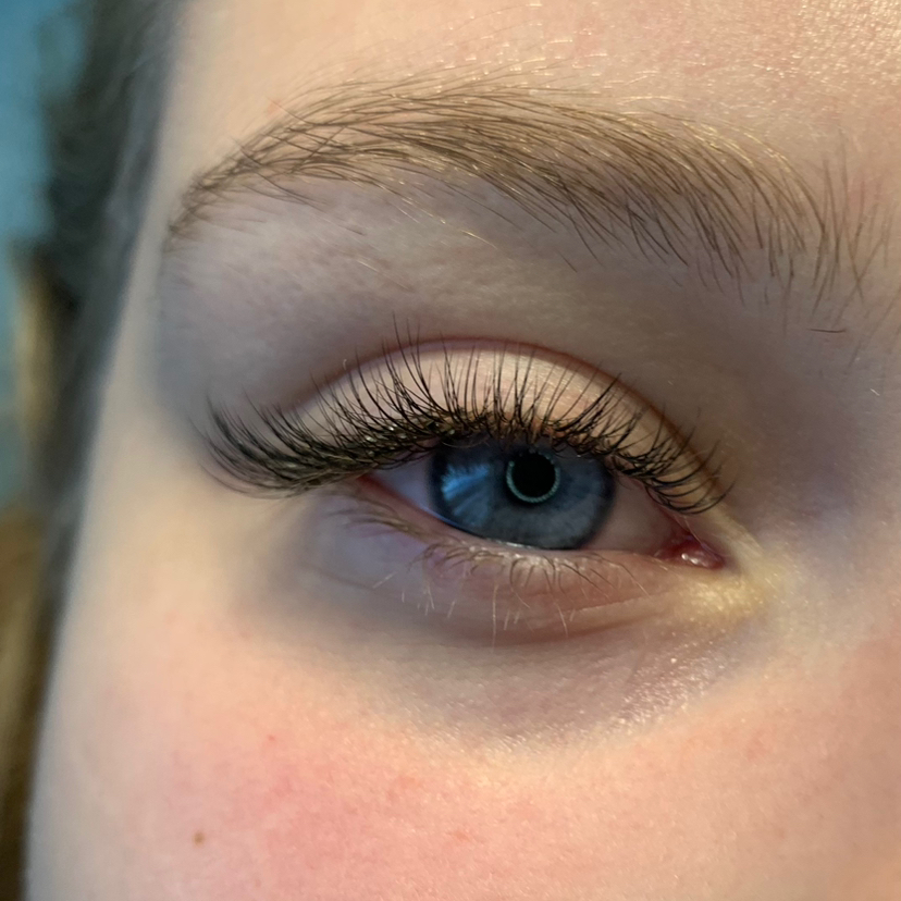 Наращивание ресниц Классический объем