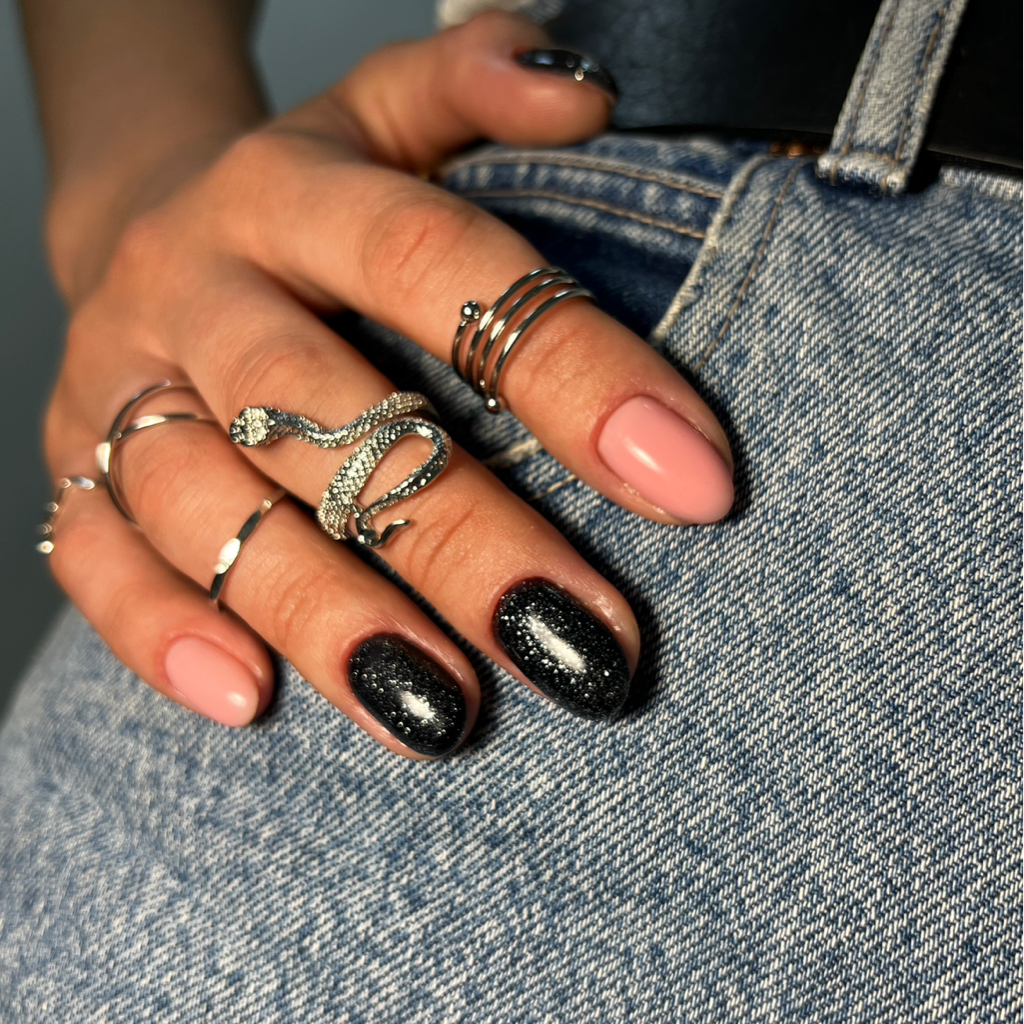 Манікюр з однотонним покриттям