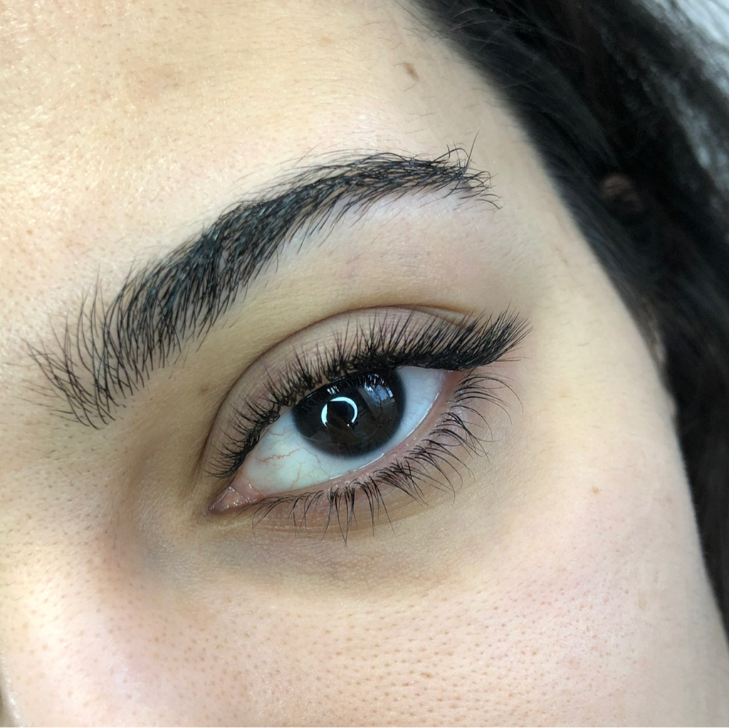 Классическое наращивание ресниц