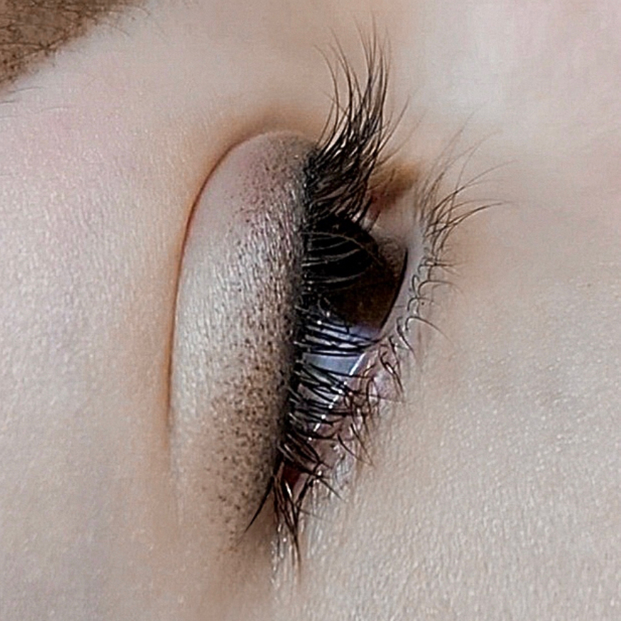 Перманентный макияж век «МЕЖРЕСНИЧНЫЙ КОНТУР» с растушевкой