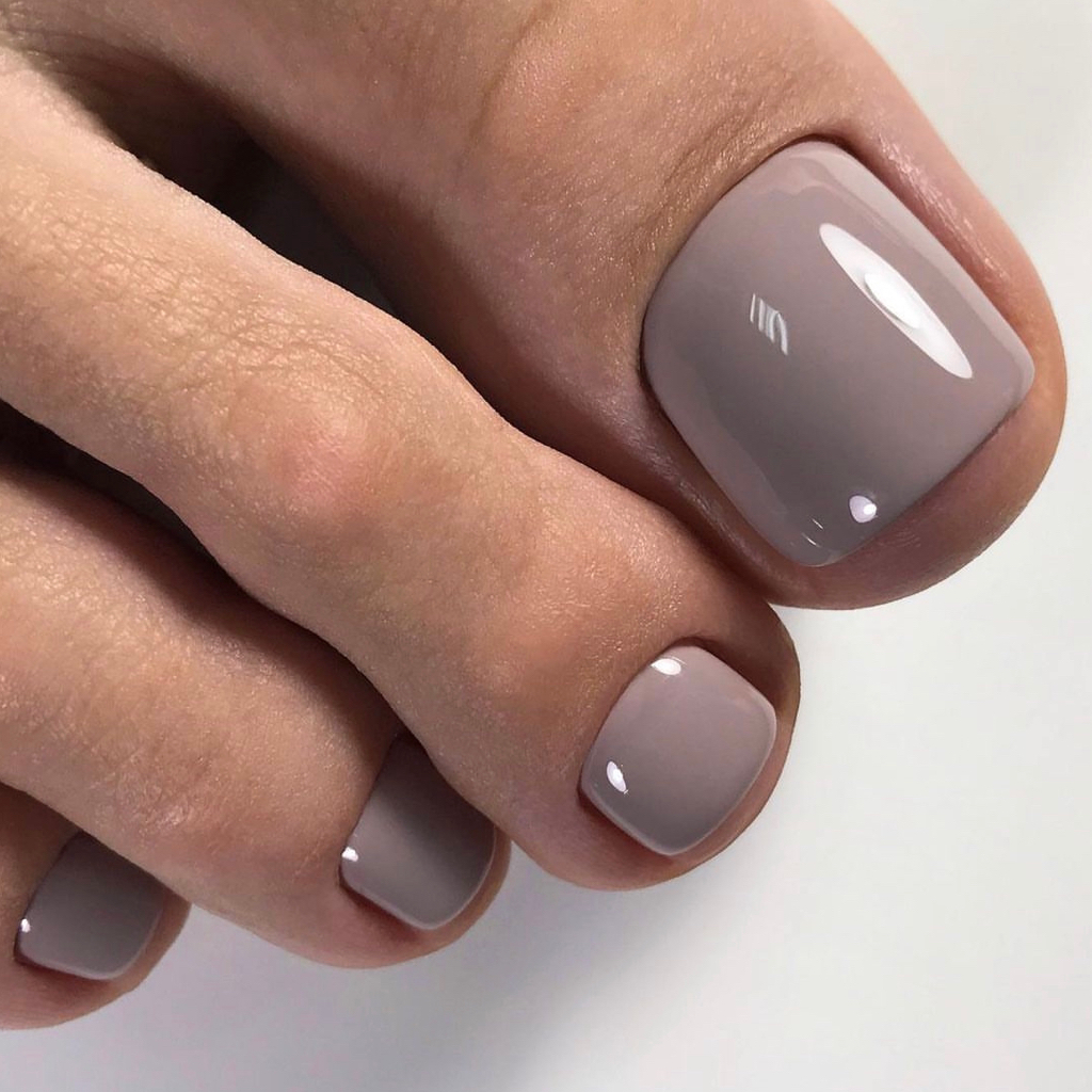 педикюр  эстетика (обработка пальцев) с покрытием гель-лаком