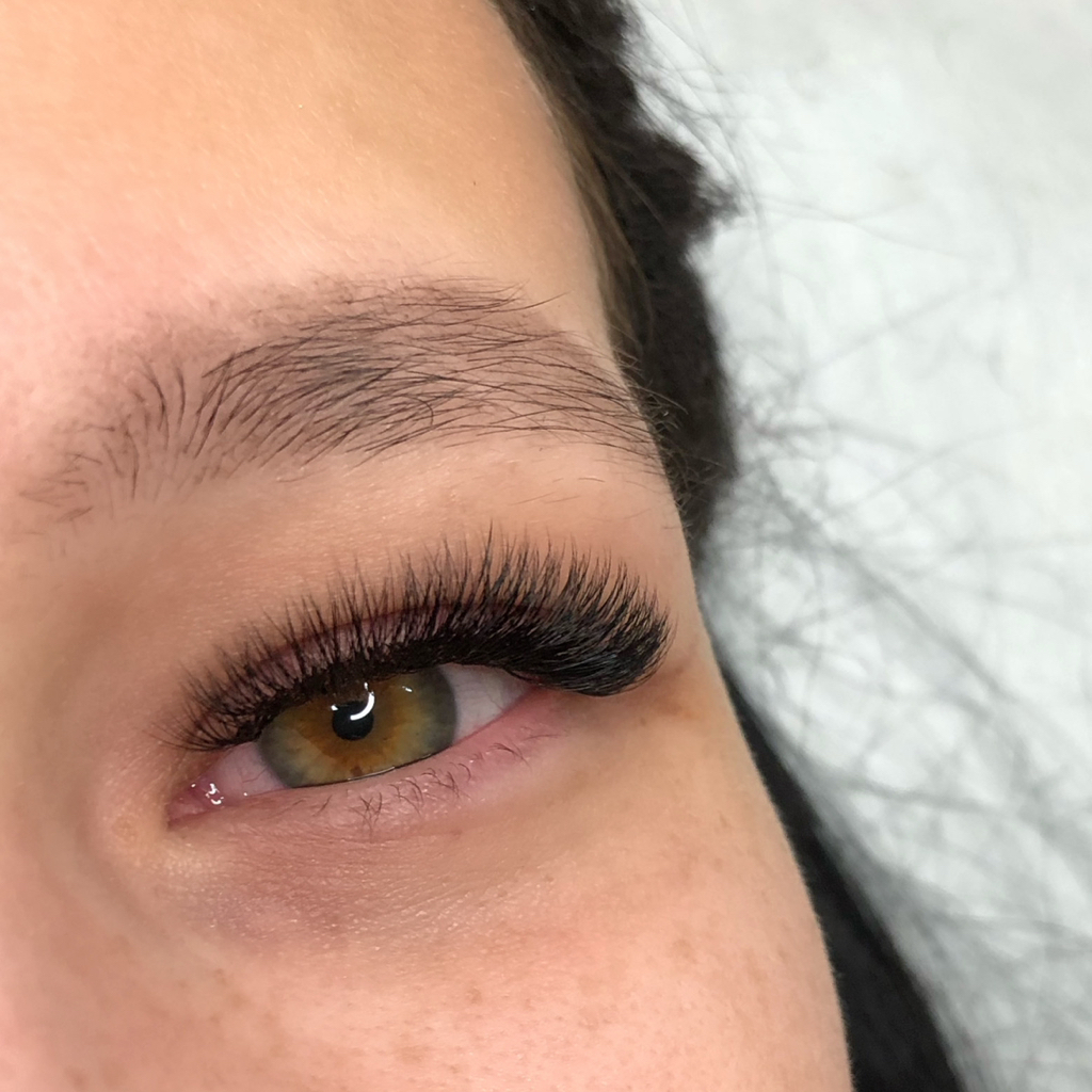 Наращивание ресниц 2D