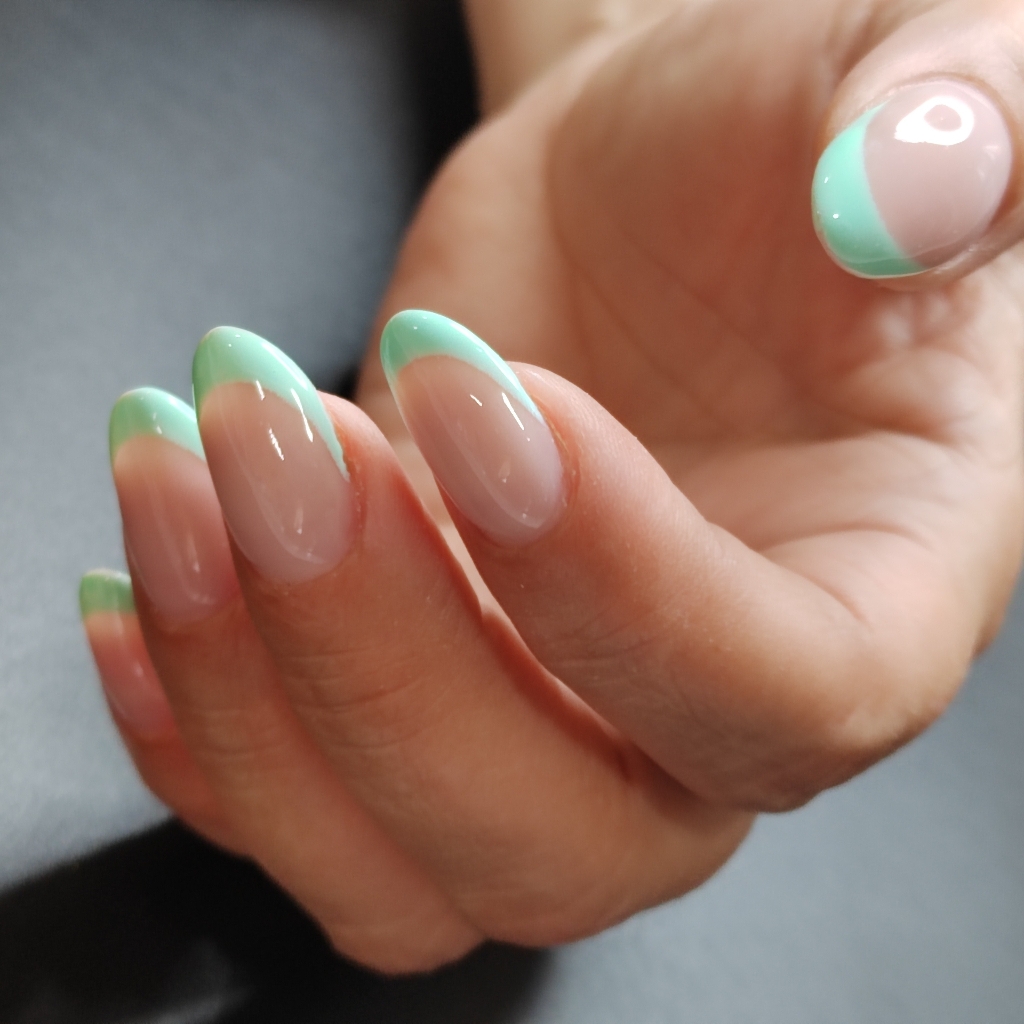 Коррекция нарощенных ногтей