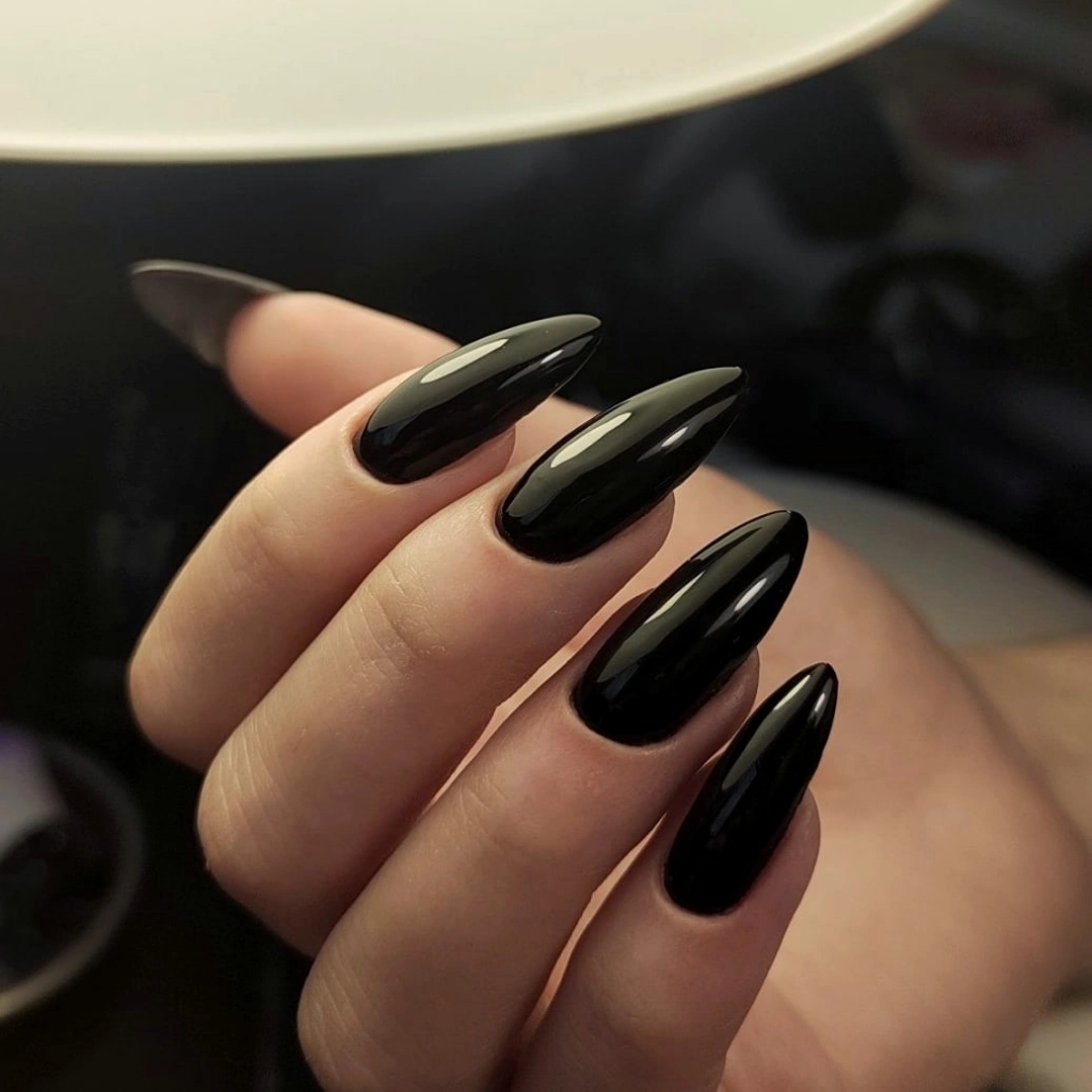 Маникюр+укрепление с однотонным покрытием (длинные ногти)