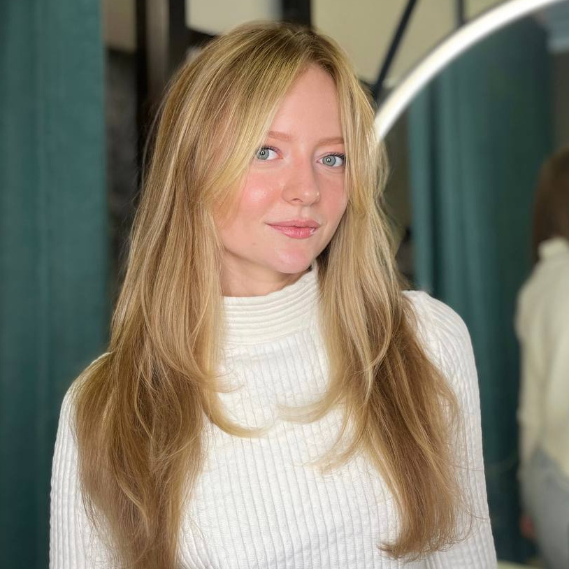 Стрижка женская  длинные волосы (длинна от плеч)