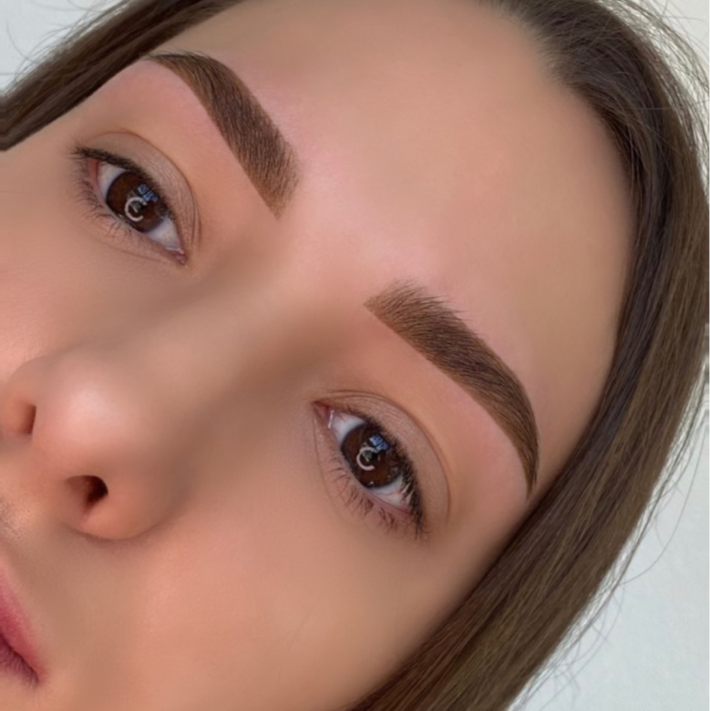 Окрашивание бровей краской с коррекцией