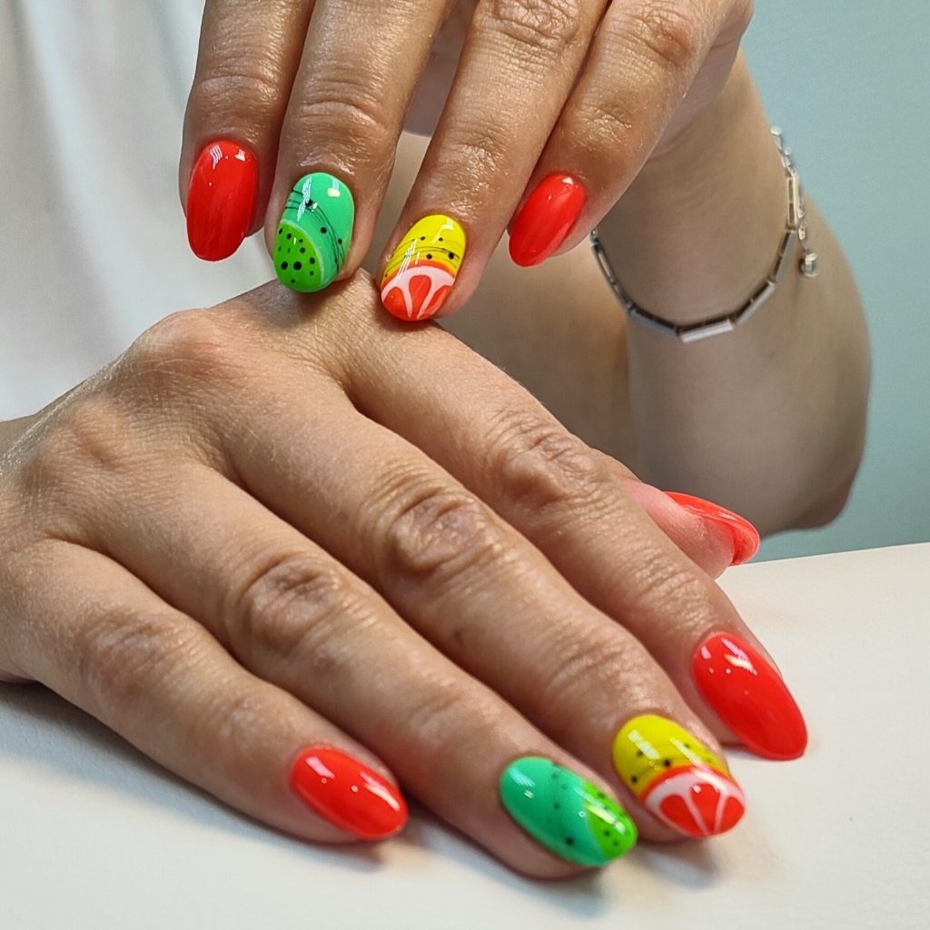 Маникюр с покрытием гель-лак