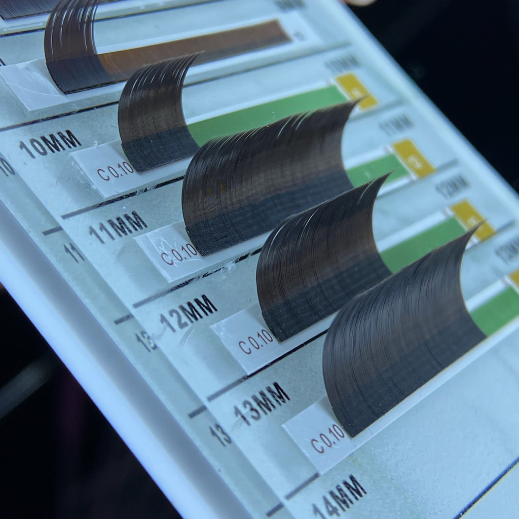 Наращивание нижних ресниц