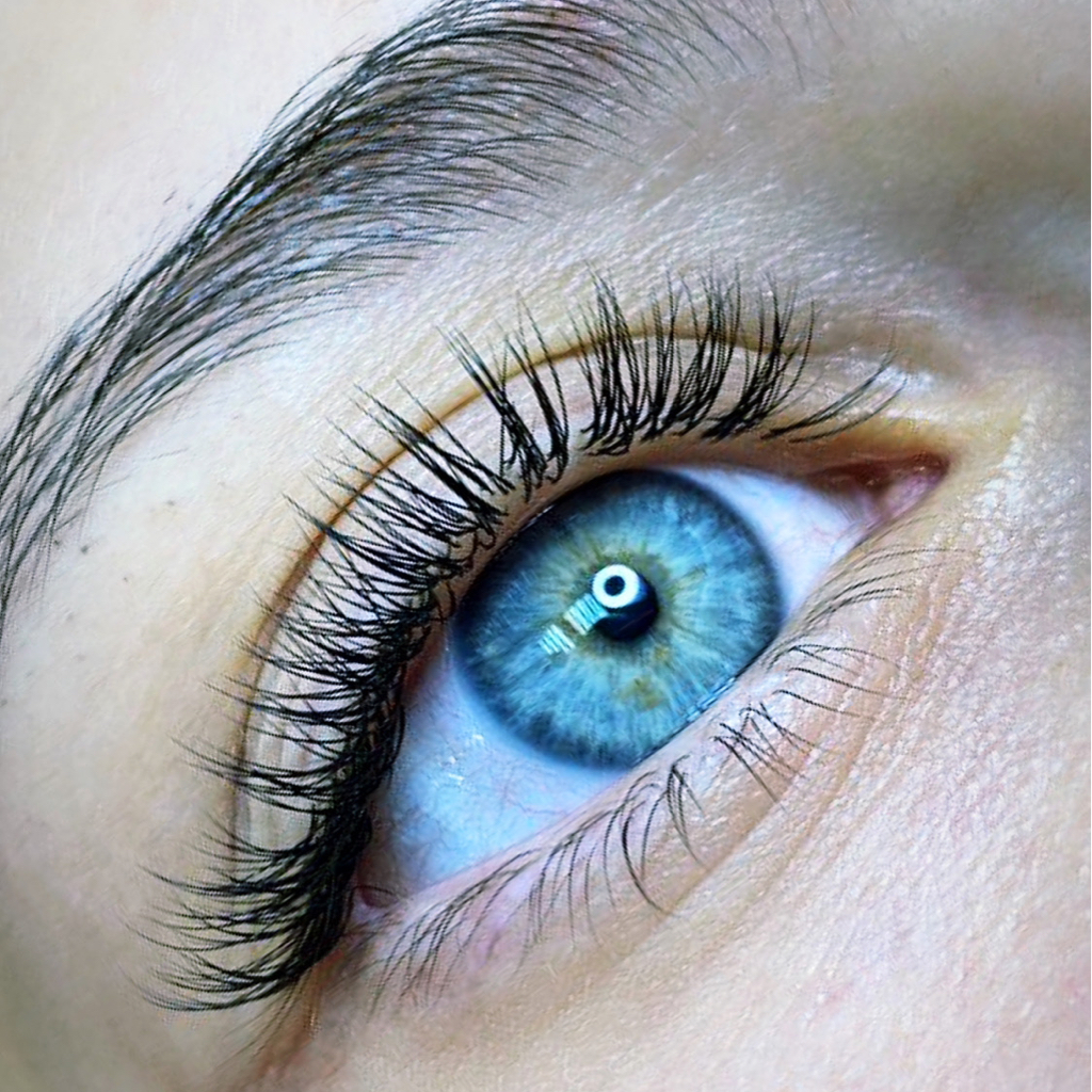 Классическое наращивание ресниц