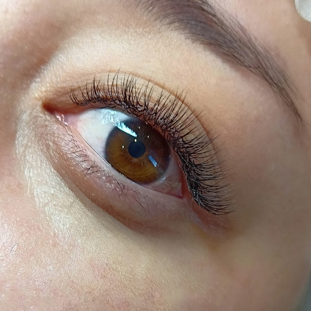 классическое наращивание ресниц