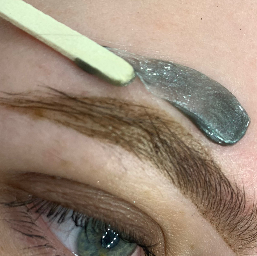 Усики депиляция ( воском )