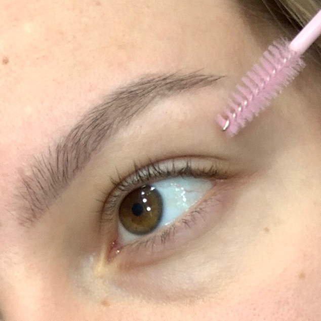 Коррекция бровей (без окрашивания)