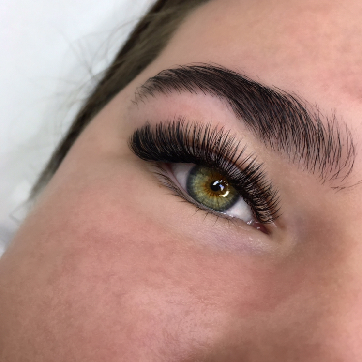 Наращивание ресниц 2,5D